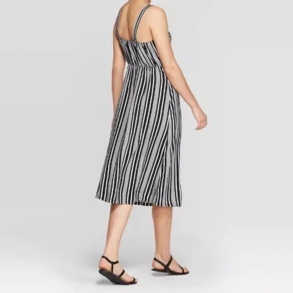 Xhilaration | V-Neck Strappy Button Down Black and White Midi Dress - Picture 2 of 7